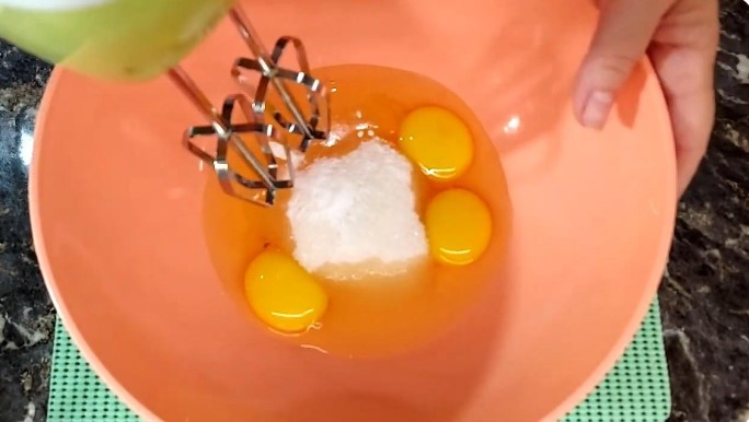 Ленивая шарлотка с яблоками
