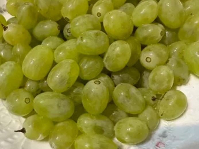Компот из винограда в кастрюле на каждый день