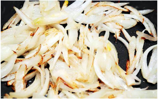 Вкусная тушеная капуста без мяса на сковороде