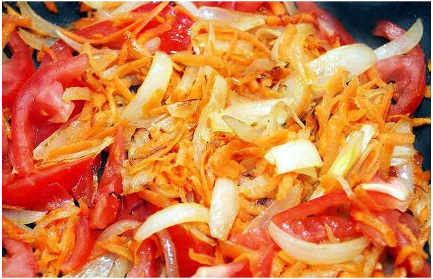 Вкусная тушеная капуста без мяса на сковороде