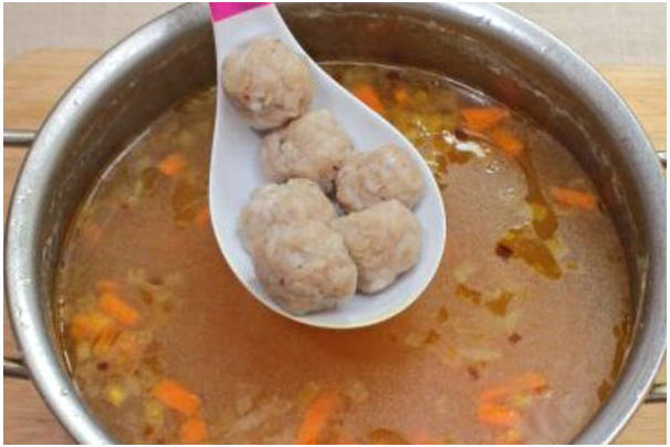 Суп с пшеном и фрикадельками