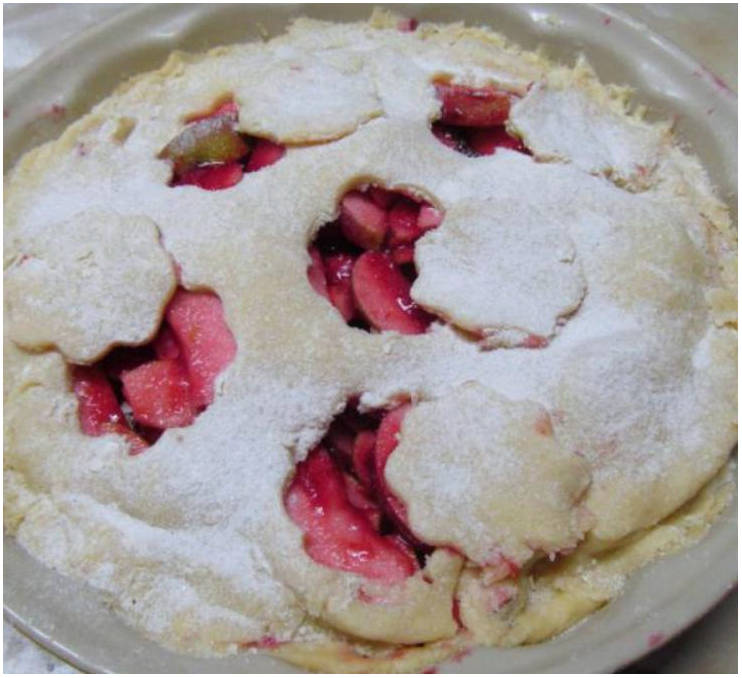 Пирог с яблоками и малиной