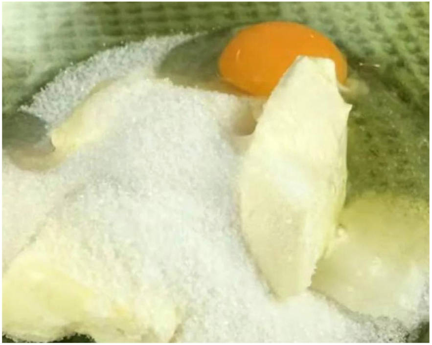 Открытый пирог с яблоками