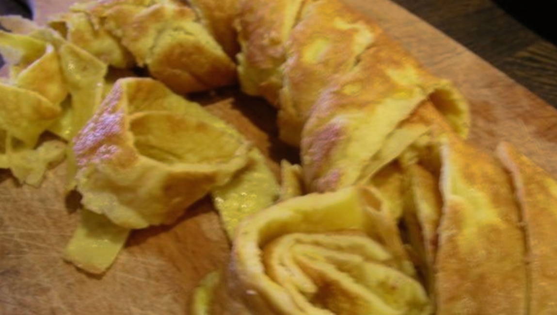 Блинный салат с куриной грудкой