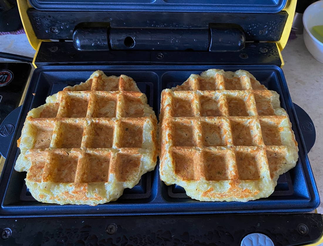 Картофельные вафли из сырого картофеля в вафельнице