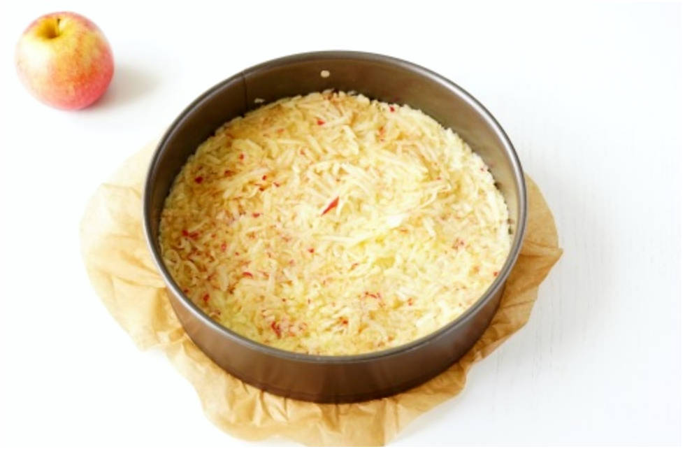 Пирог из овсяных хлопьев с яблоками