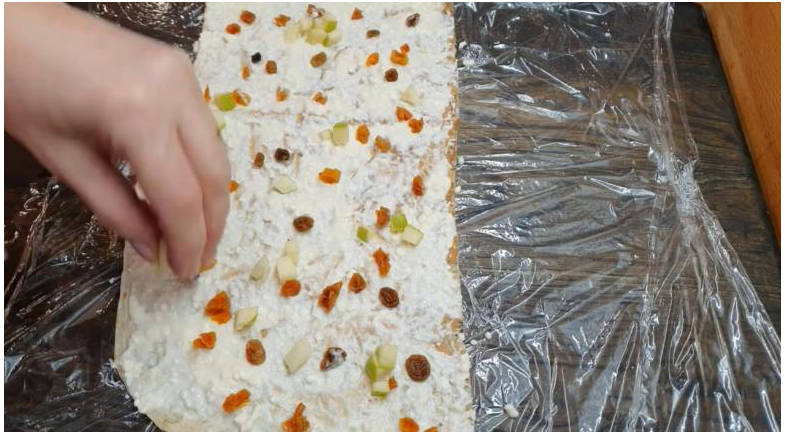 Пирог из лаваша с творогом и яблоками в духовке