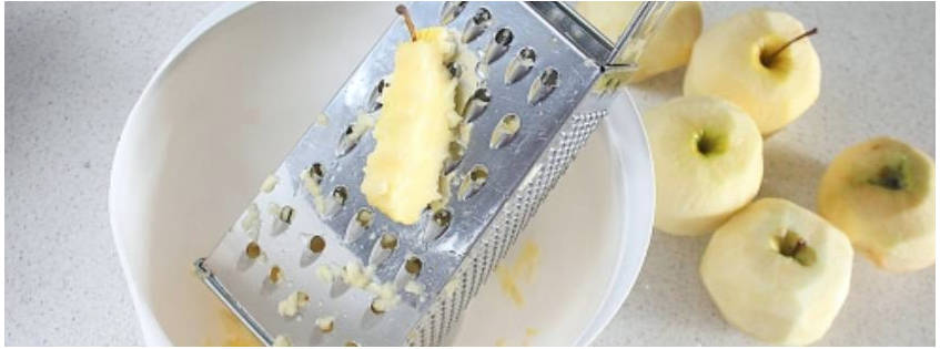 Песочный пирог с яблоками и крошкой сверху