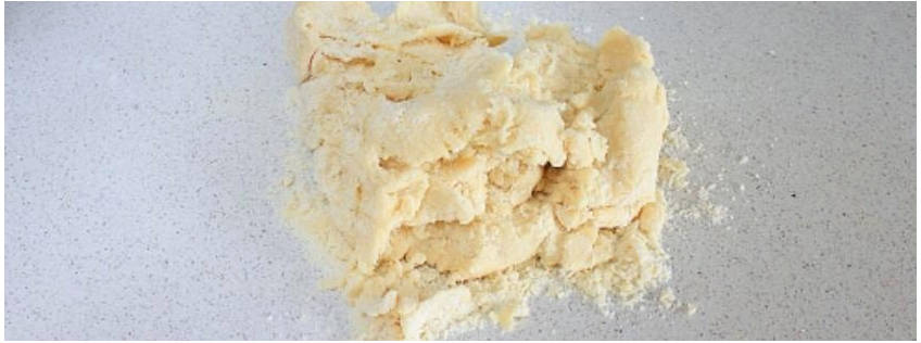Песочный пирог с яблоками и крошкой сверху