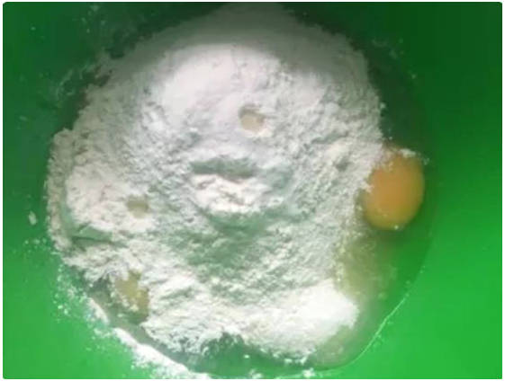Шарлотка из 4 яиц