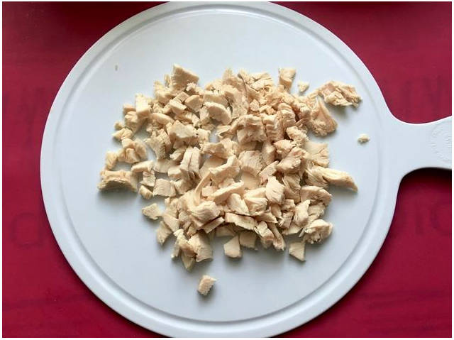 Белковый салат с куриной грудкой