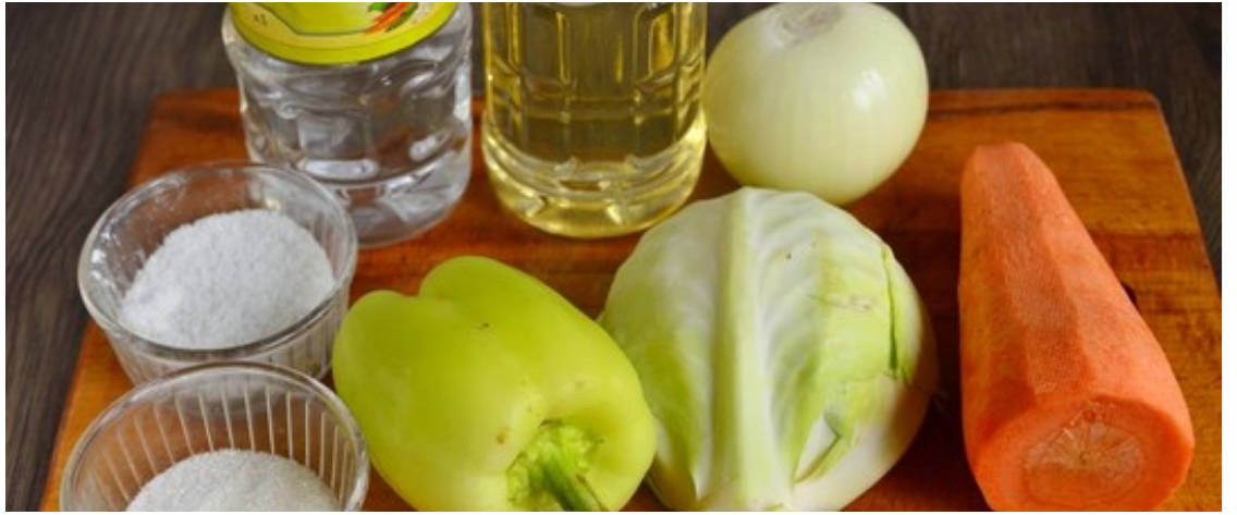 Витаминный салат из капусты, моркови, болгарского перца и уксуса