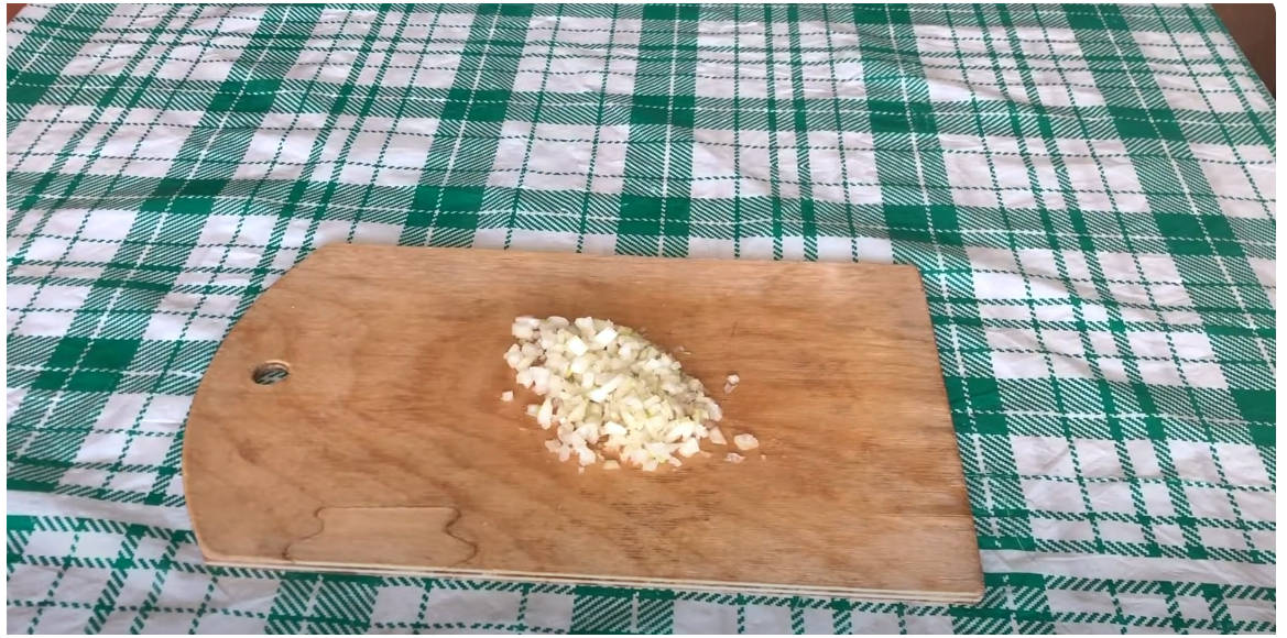 Блинный салат с копчёной куриной грудкой