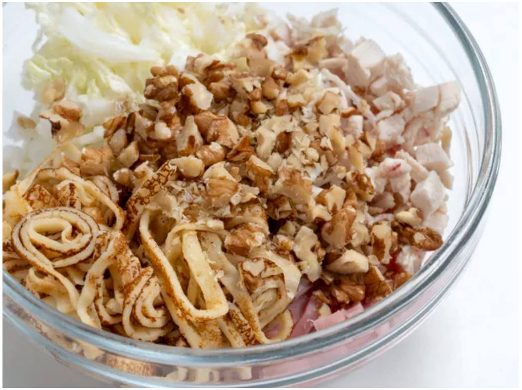 Блинный салат с корейской морковкой
