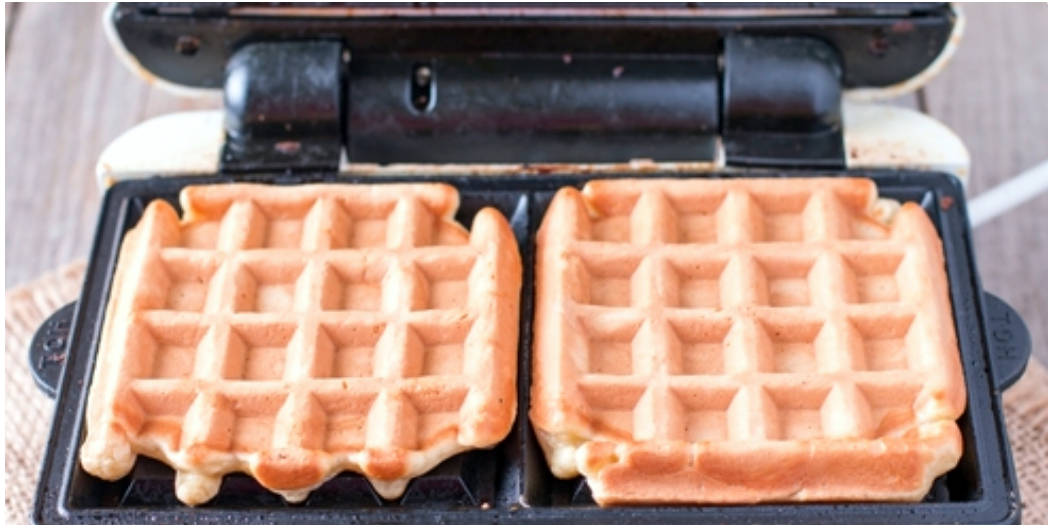 Яблочные вафли в вафельнице