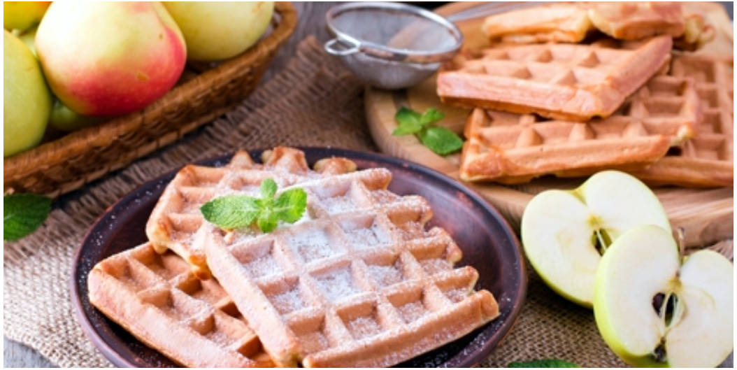 Яблочные вафли в вафельнице