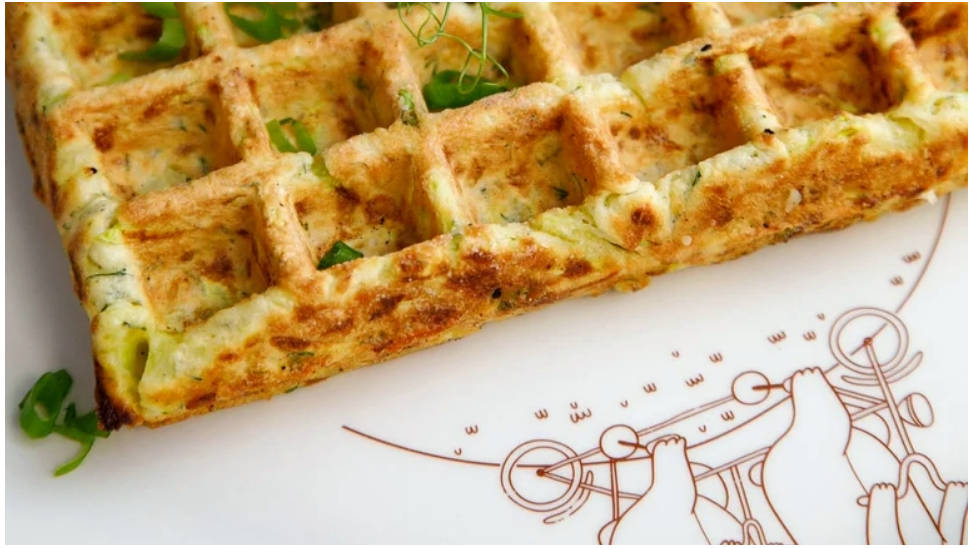 Вафли из цукини в вафельнице