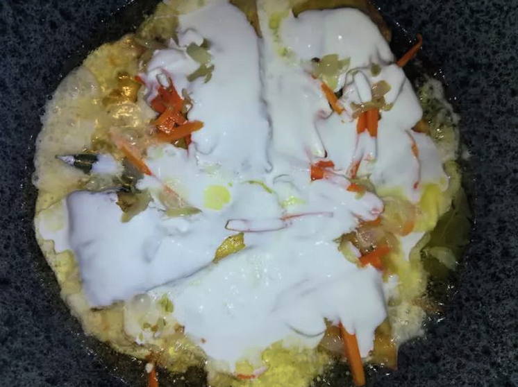 Тушеная камбала на сковороде