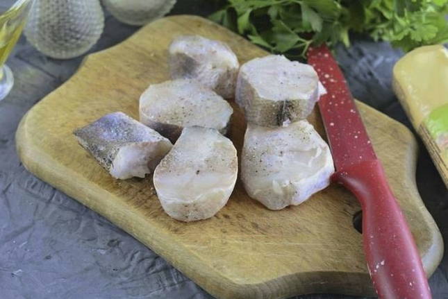 Хек с сыром в духовке