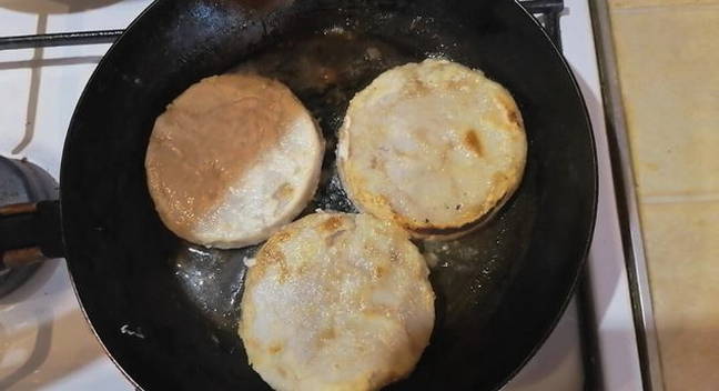 Медальоны из хека в духовке