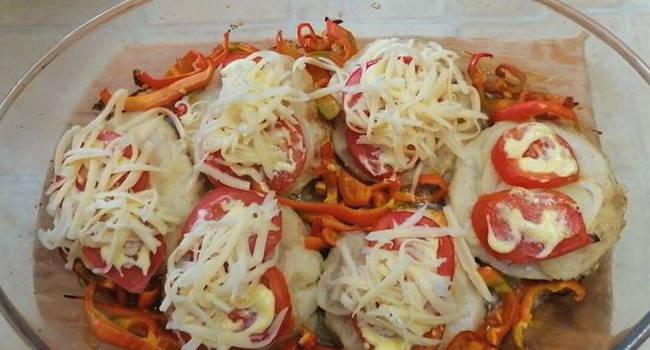 Медальоны из хека в духовке