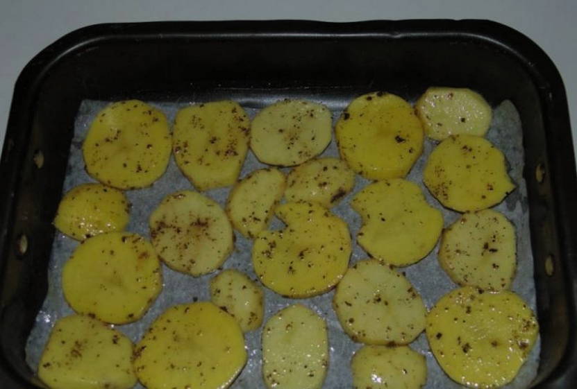 Хек с картошкой в духовке