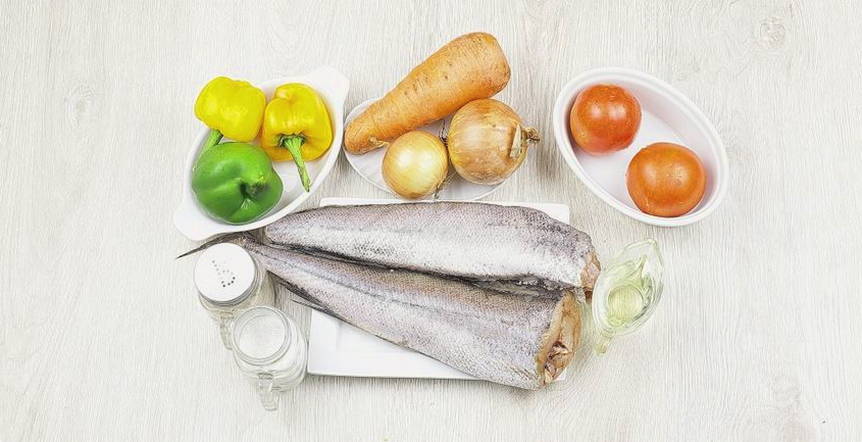 Хек с овощами в духовке