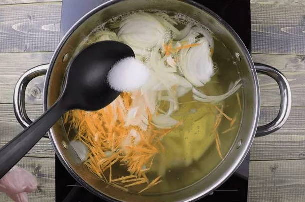Сырный суп с фрикадельками и грибами