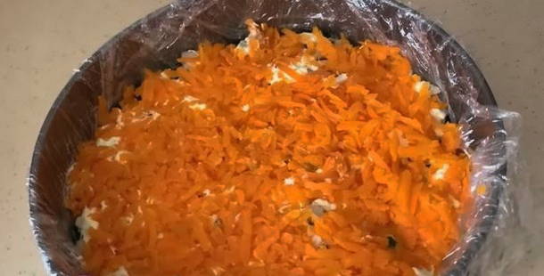 Классический салат "Грибная поляна" с шампиньонами и курицей