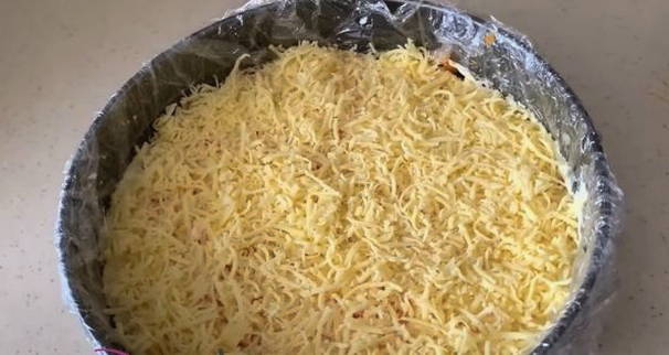 Классический салат "Грибная поляна" с шампиньонами и курицей