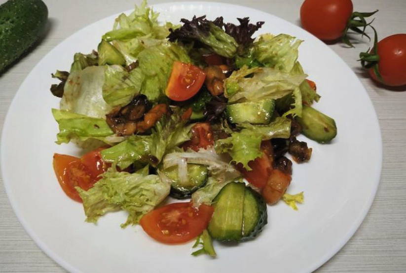 Греческий салат с терияки
