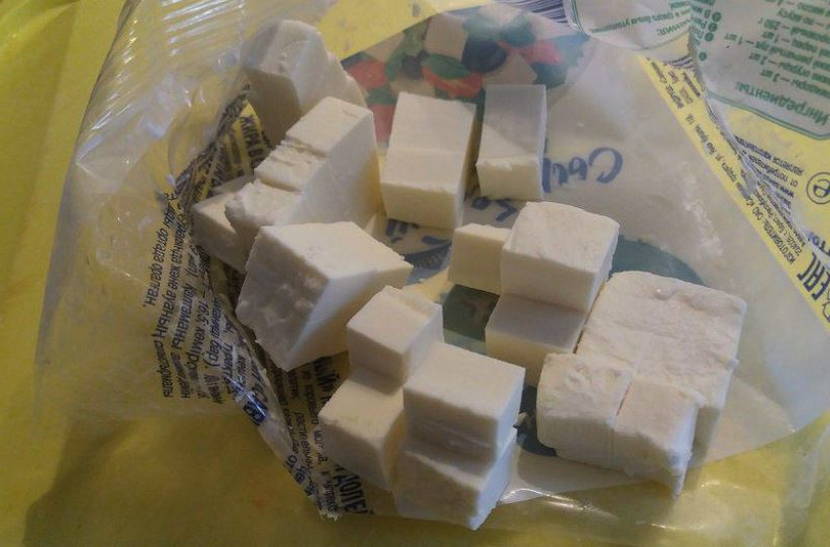 Греческий салат с творожным сыром