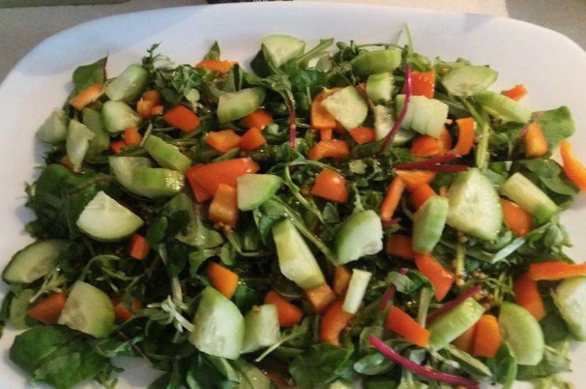 Греческий салат с творожным сыром