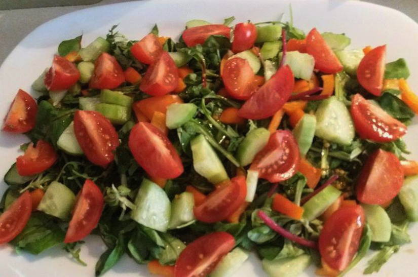 Греческий салат с творожным сыром