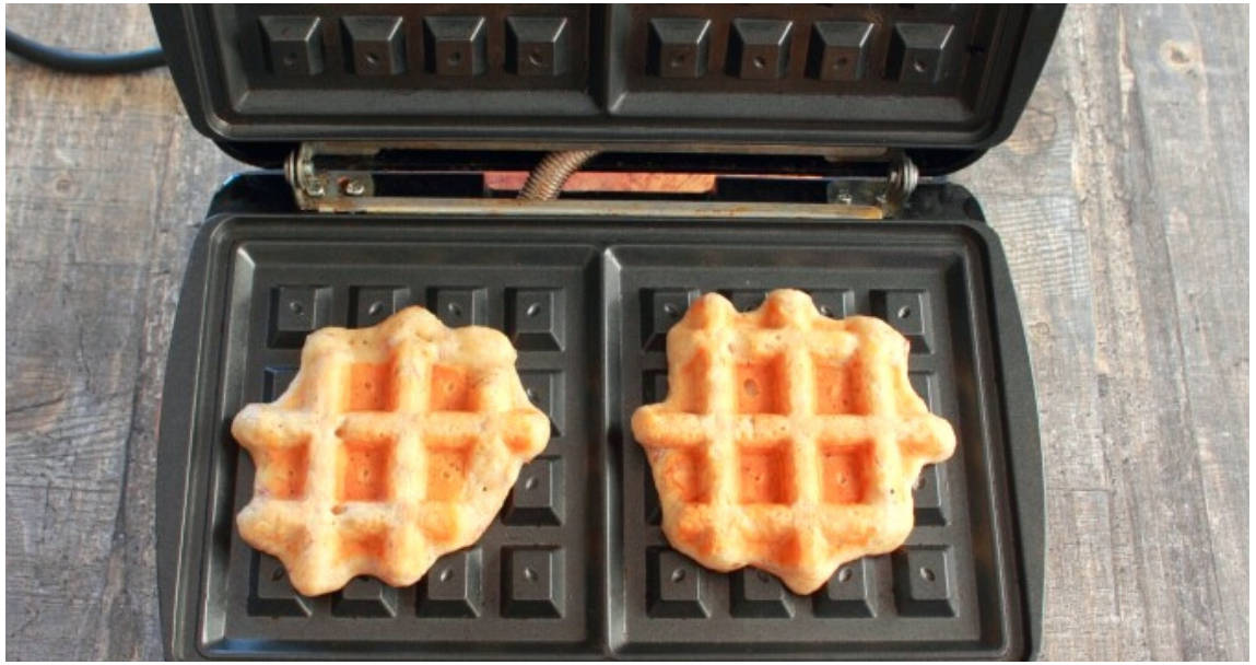 Закусочные вафли в вафельнице