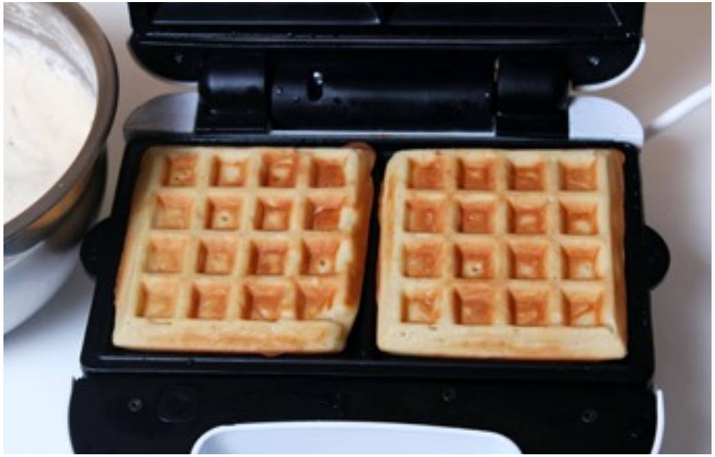 Толстые вафли в вафельнице
