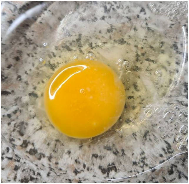 Вафли из нутовой муки в вафельнице