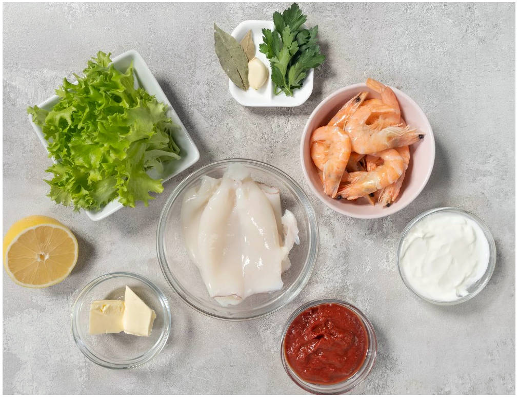 Горячий салат с морепродуктами