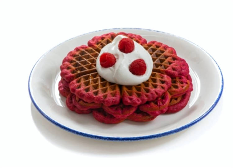 Свекольные вафли в вафельнице