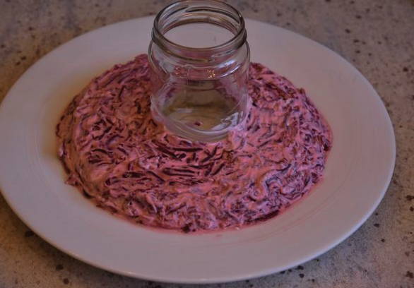 Классический салат «Гранатовый салат» с копченой курицей
