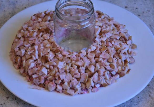 Классический салат «Гранатовый салат» с копченой курицей