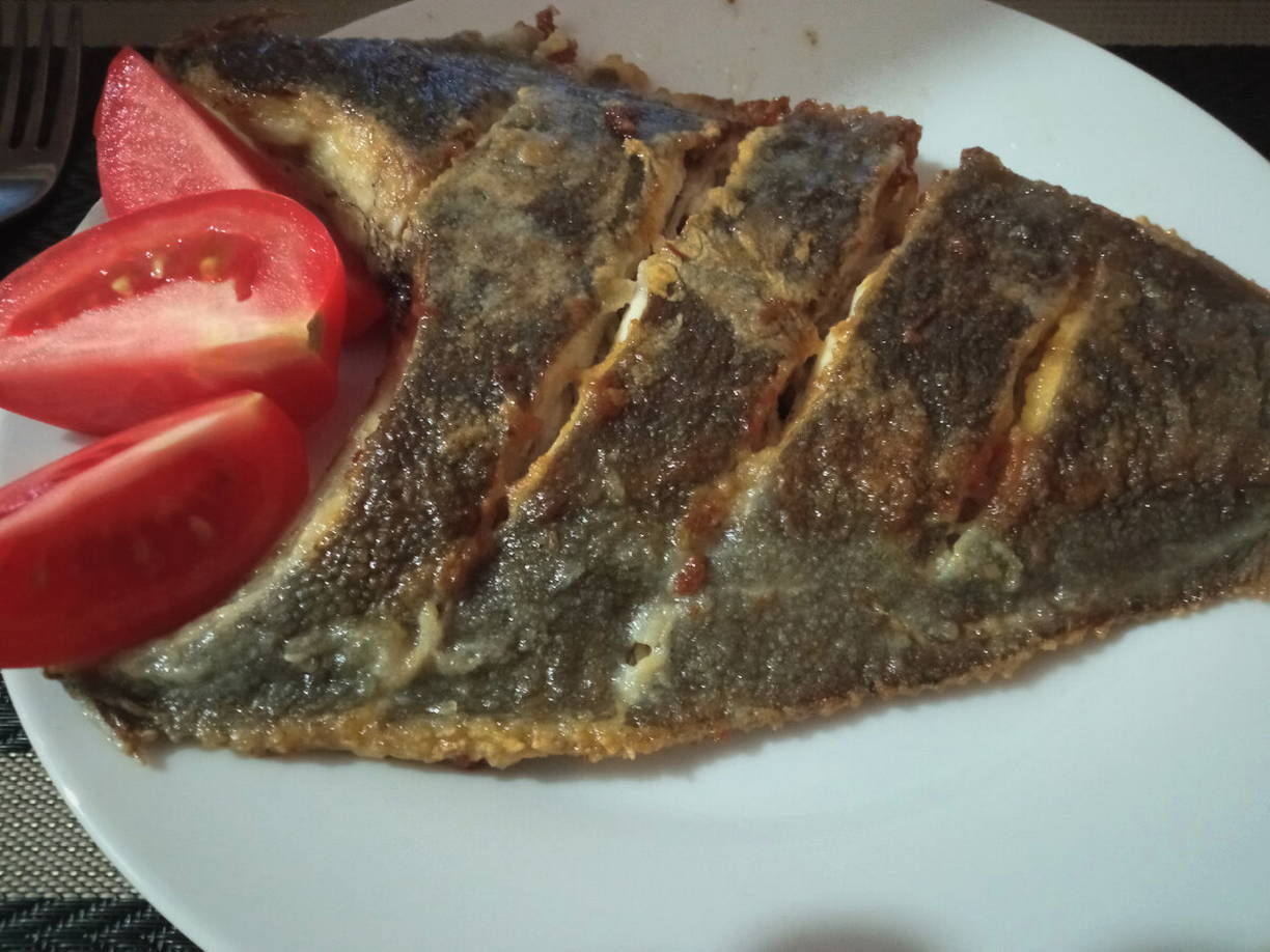 Жареная камбала целиком на сковороде