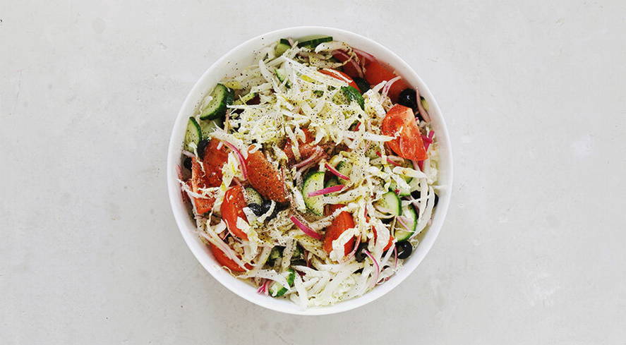 Греческий салат с винным уксусом