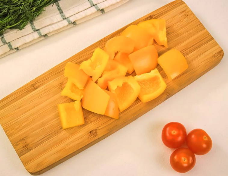 Греческий салат с бальзамическим соусом