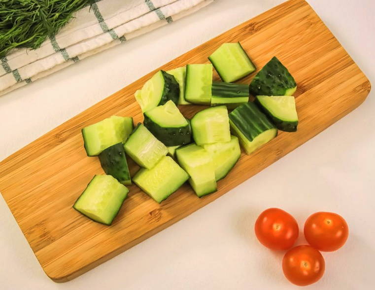 Греческий салат с бальзамическим соусом