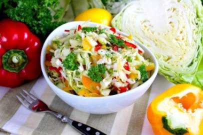 Витаминный салат с капустой и болгарским перцем