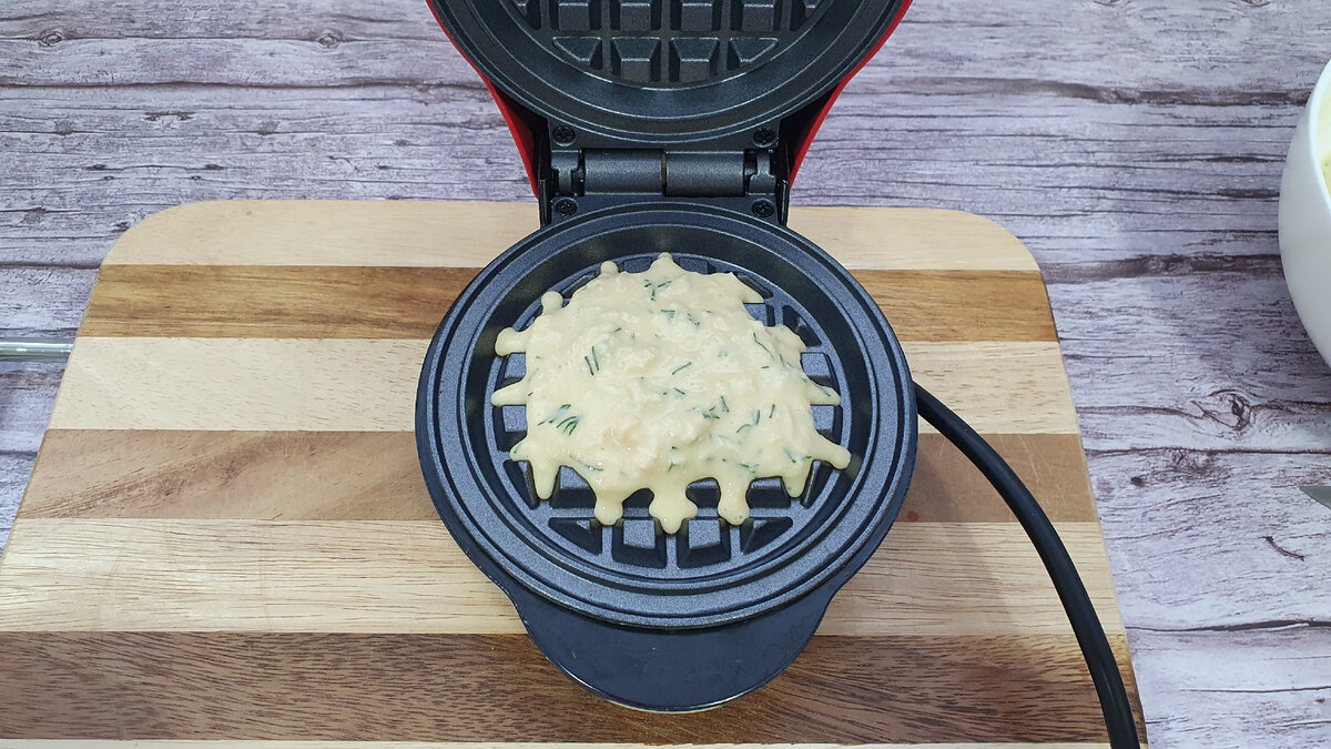 Вафли из куриной грудки в вафельнице