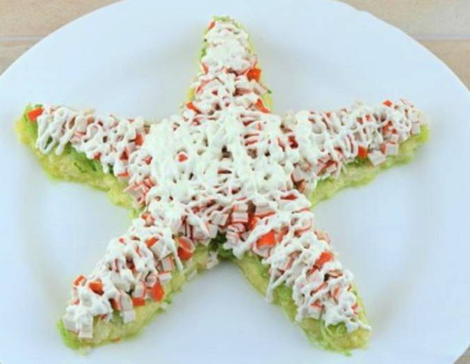 Крабовый салат с красной рыбой