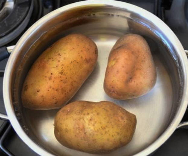 Крабовый салат с красной рыбой