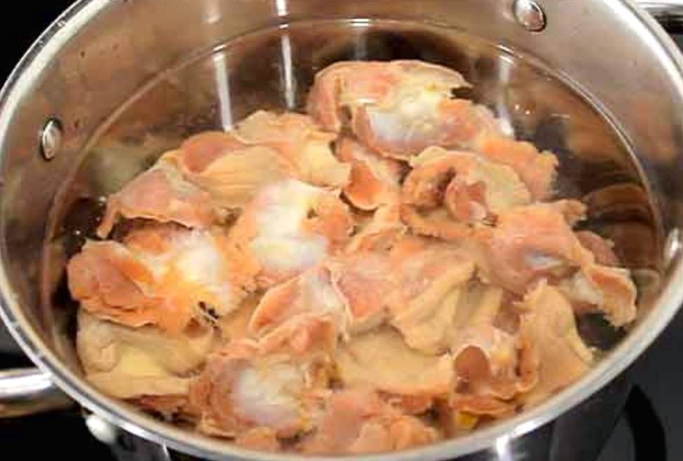 Куриные желудки в томатном соусе